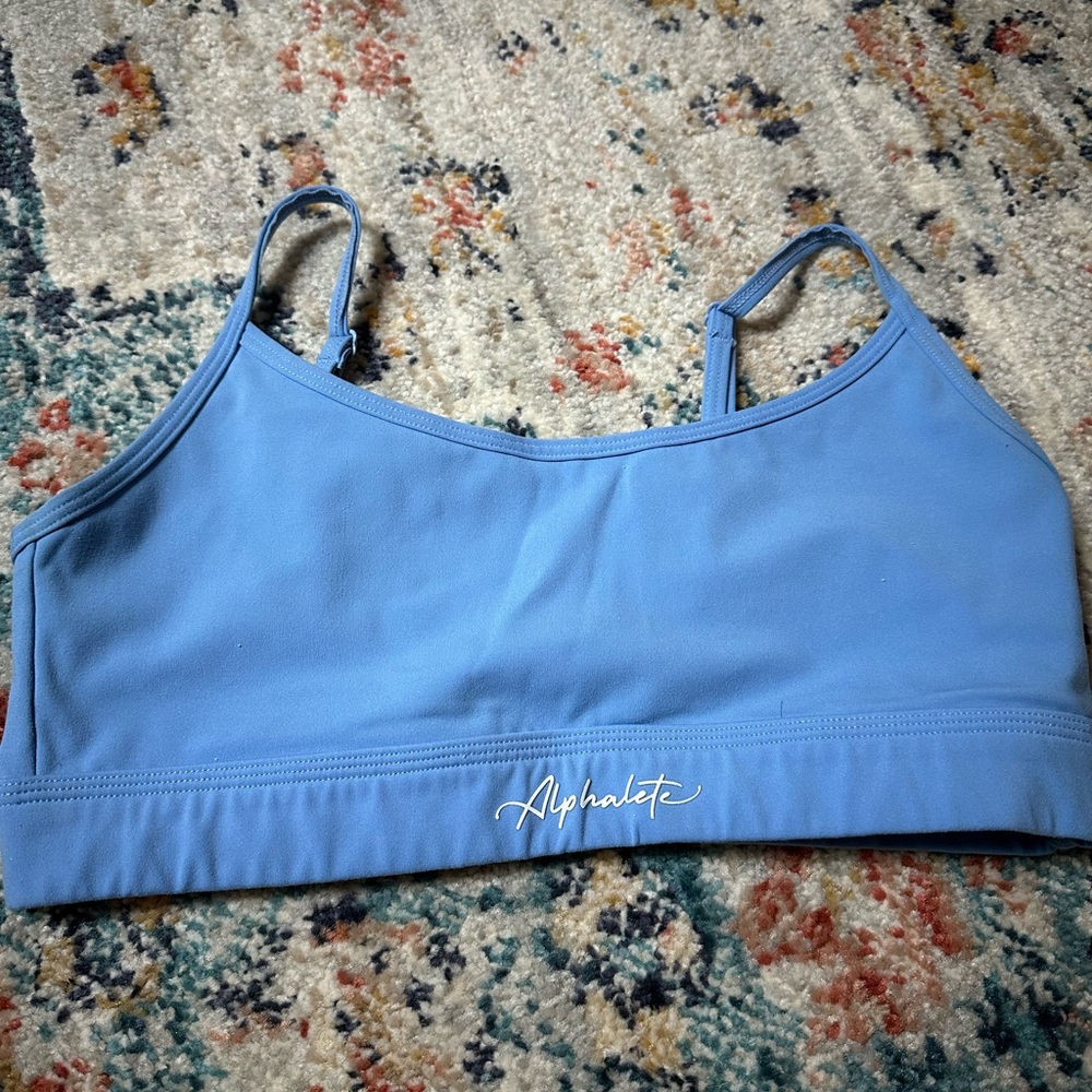 Alphalete Women's Sky Blue Sports Bra and Leggings